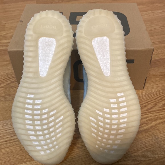NIB Yeezy Boost 350 V2  Men’s Size 12 - Picture 5 of 6